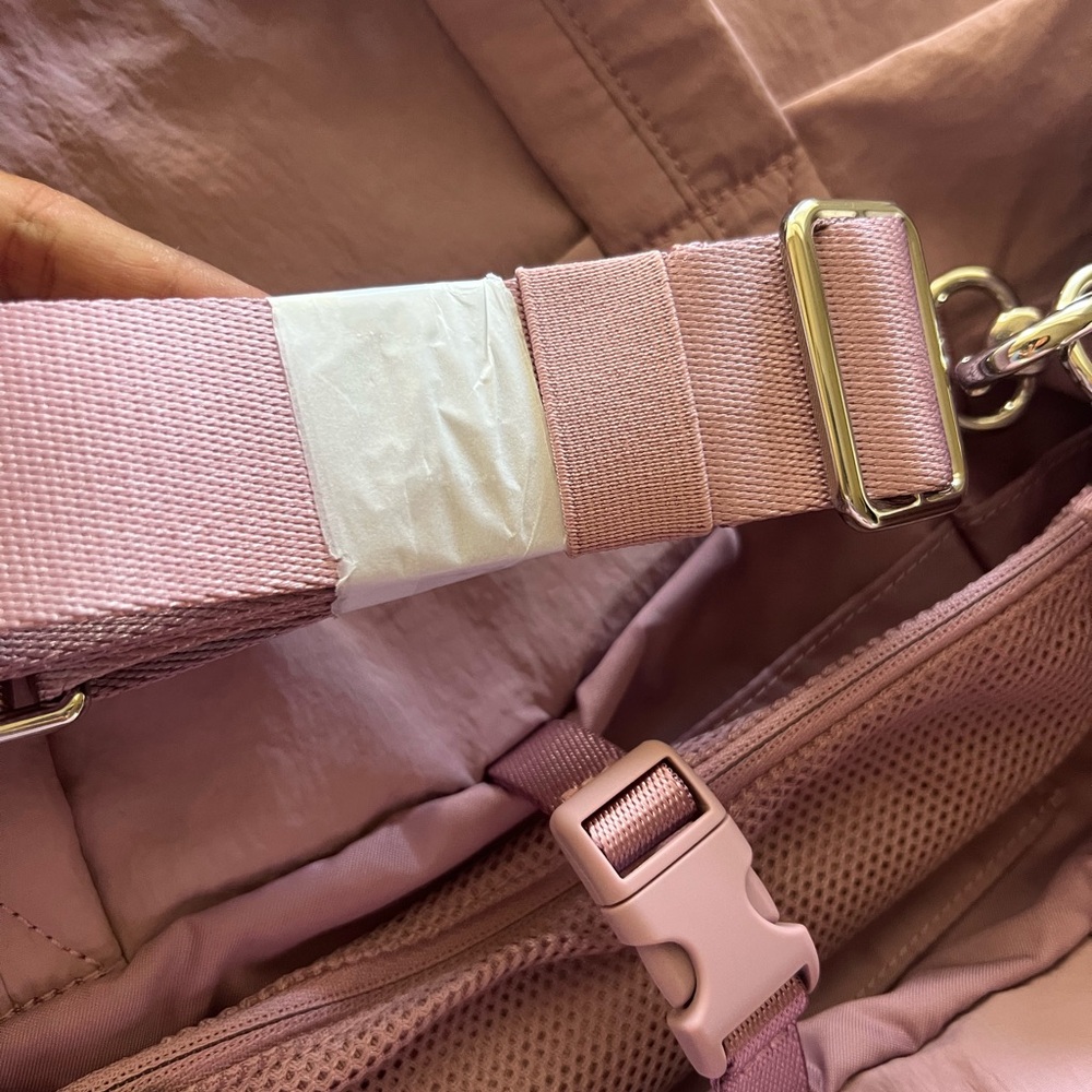 New lululemon on my level tote bag 20l rose blush - Picture 4 of 4